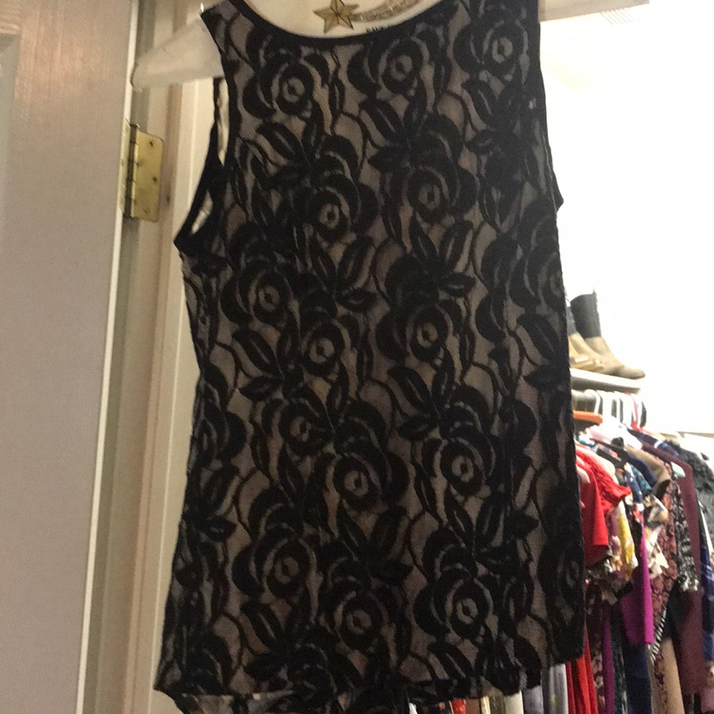 Banana republic black lace shell
